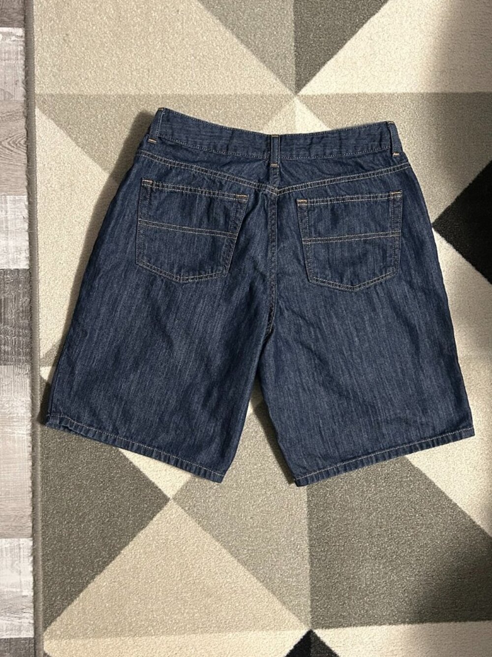 L.L. Bean Women's Classic Fit Straight Jean Shorts Size 10 - Picture 3 of 6